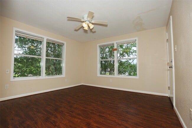 Photo - 256 E Pecan Ln Unit 3