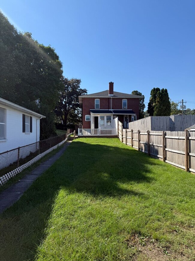 Shillington 3 bedroom with garage House House Rental in Shillington