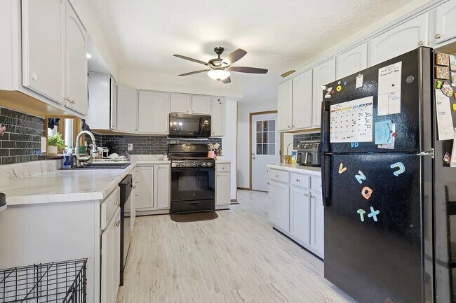 Photo - 705 Eastview Dr