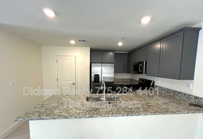 Photo - 904 Cascade Range Dr