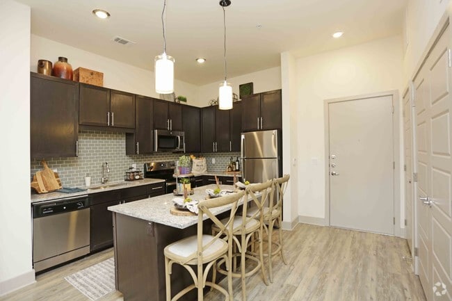 2BR,2BA - 1095SF - KITCHEN