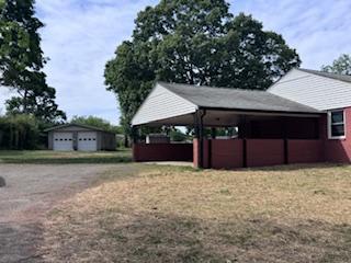 Photo - 285 McAlister Rd