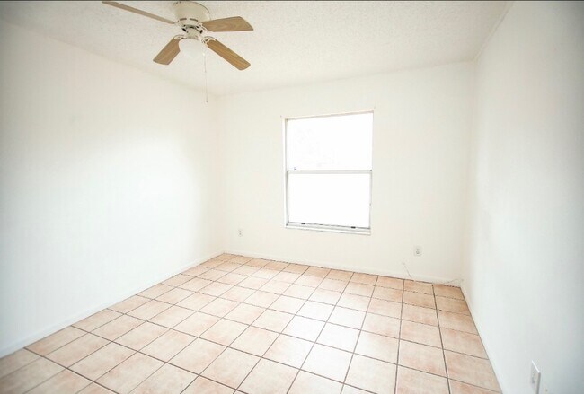 Photo - 606 Water Rd