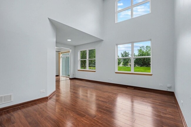 Photo - 937 Emerald Dr
