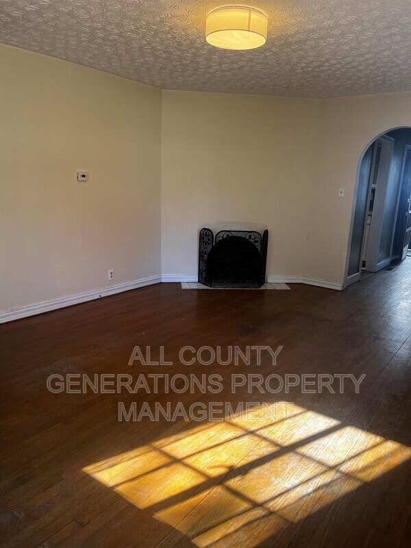 Photo - 572 Sunset View Dr