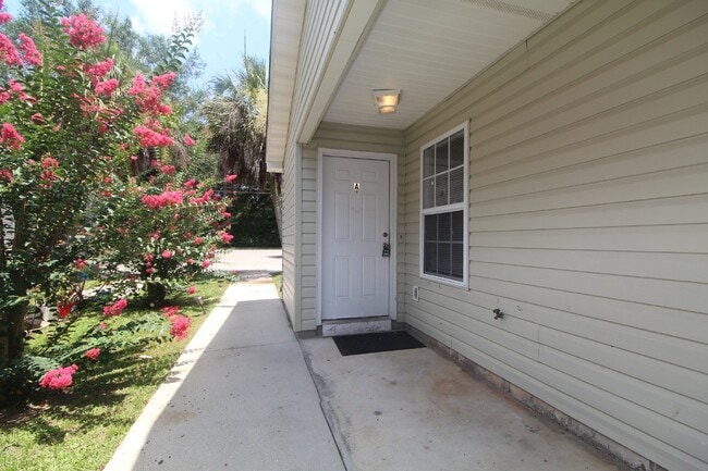 Building Photo - 2BR/2BA Apartment Near NAS Pensacola with Private Patio & Utilities Included Unit A
