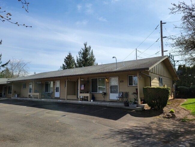 Photo - Rent Special: 1/2 Off January - Ground Level 2 Bed 1 Bath W/ Air Conditioning Unit 3974