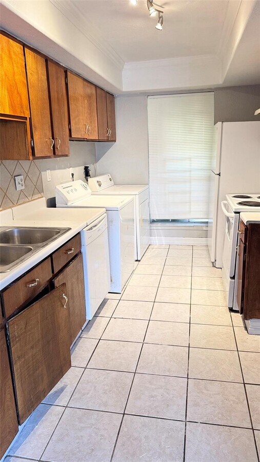 Photo - 7818 Grove Ridge Dr