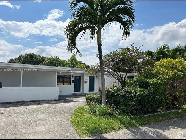Building Photo - 3840 SW 94th Ave Unit s Rental