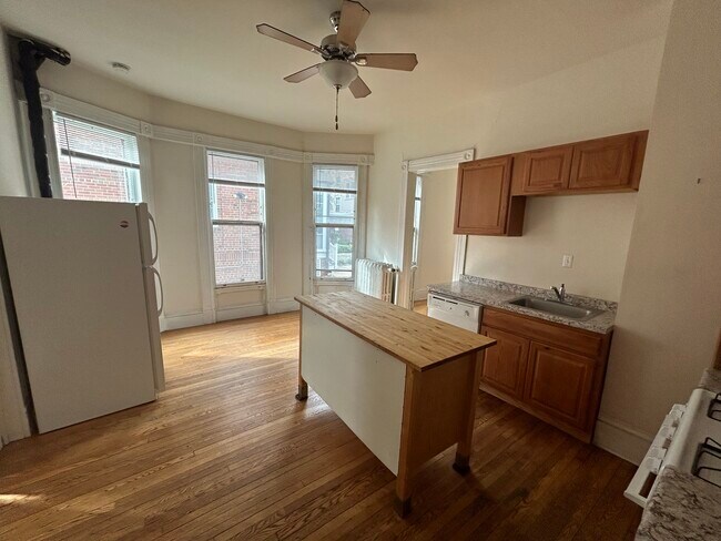 Photo - 315 N Pinckney St