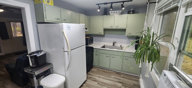 Kitchen - 3696 S Leonard Springs Rd Unit 3696