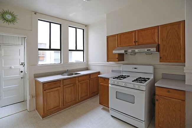 Photo - 1551 Hyde St Unit 1551 Hyde Street - 4