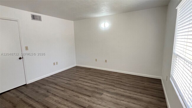 Photo - 2485 NW 33rd St Unit 1610