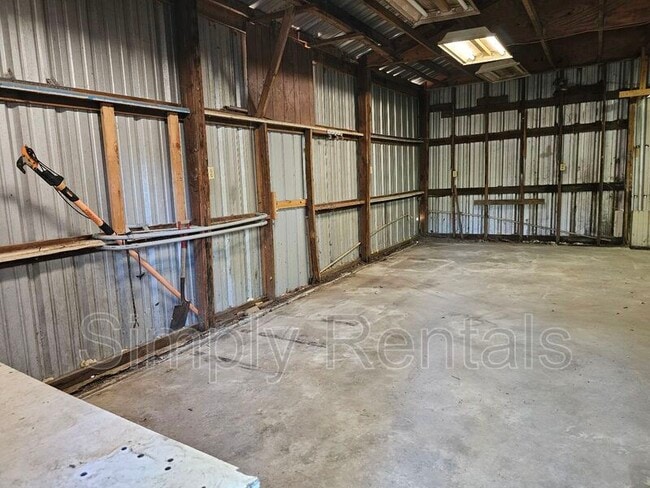 Photo - 1107 Esma St