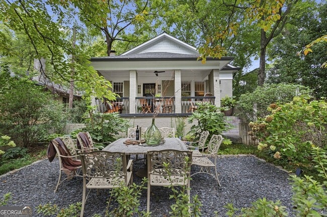 Building Photo - 420 7th St NE