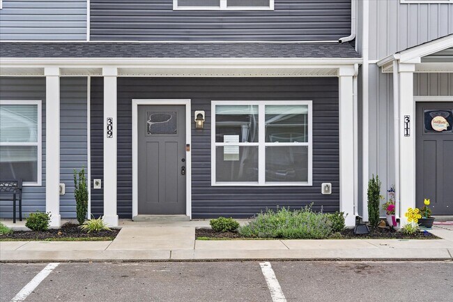 Photo - 309 Front Rdg Cir
