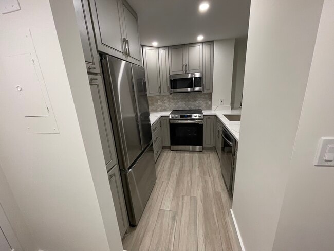 Kitchen - 1831 NE 38th St Unit Coral Lake Tower