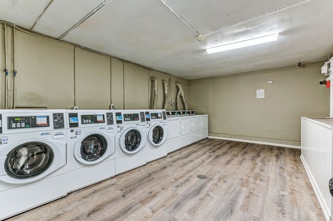 Photo - Oak Ridge Apartments