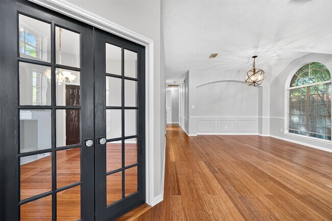 Photo - 16431 Red Crest Dr