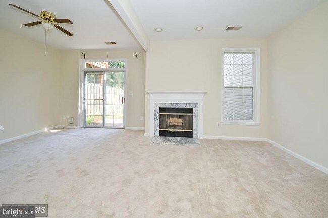 Photo - 46803 Keswick Square