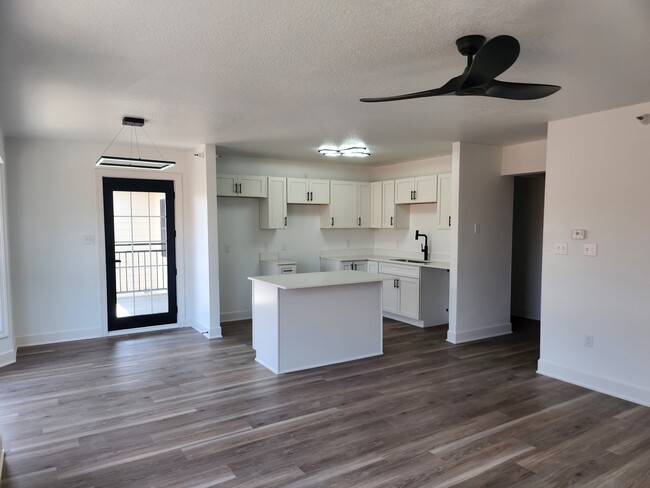Building Photo - 209 W Jefferson St Rental