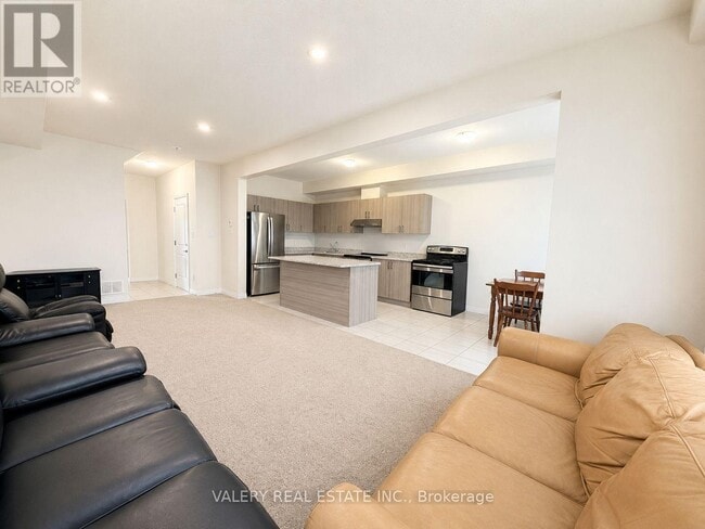 Photo - 6693 Cropp St