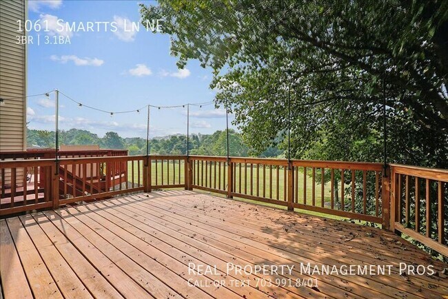 Photo - 1061 Smartts Ln NE