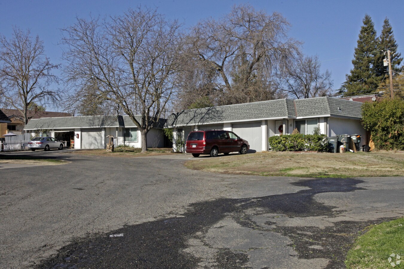 Photo - 3911 Annadale Ln Apartments