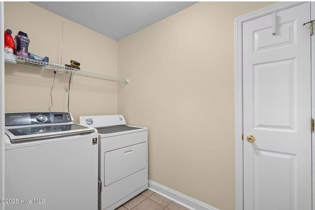 Photo - 10024 Birch Pl