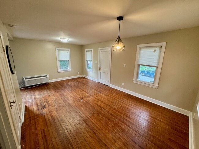 Photo - Studio 1 Bath - Carriage house in the Highlands