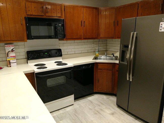 Photo - 137 Amberly Dr
