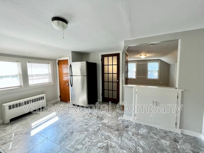 Photo - 70 Lyman St