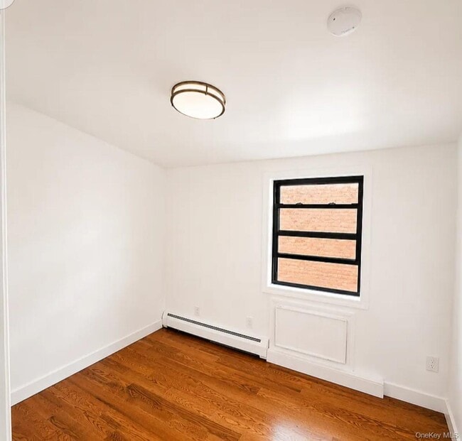 Photo - 147-15 Elm Ave