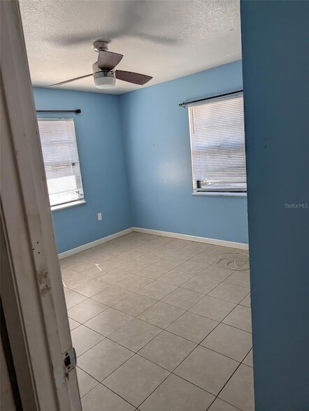 Photo - 814 N St Clair Abrams Ave