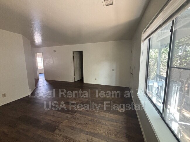 625 S Fountaine St Unit B