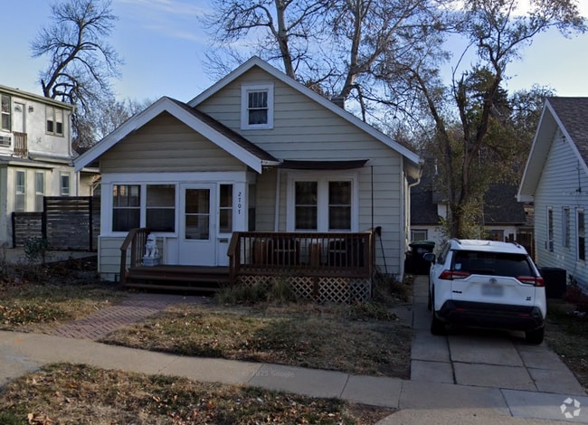 Building Photo - 2707 N 60th St Rental