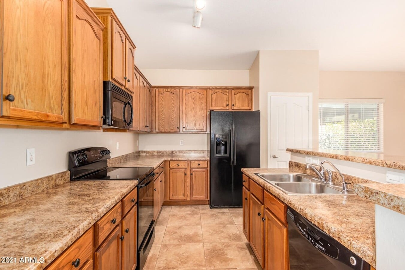 Photo - 4 BEDROOM IN GOODYEAR