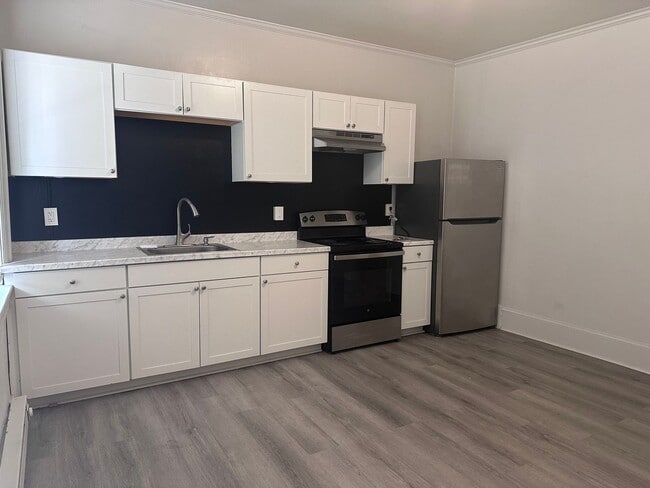Building Photo - 422 W Orange St Unit A