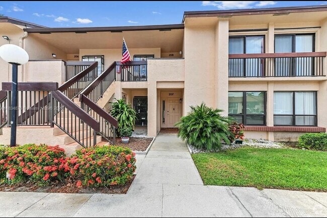 Building Photo - 2241 SW 15th St Unit 207 Rental