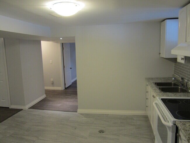 Photo - SPACIOUS 2-BEDROOM LEGAL APARTMENT FOR REN...