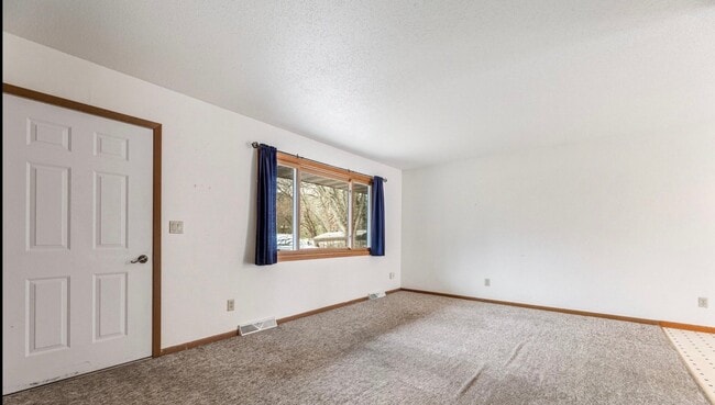 Photo - 21923 Fleming Ave