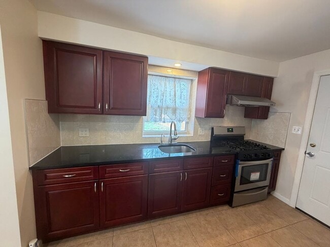 Building Photo - 4 Bedroom Single Family Home for Rent