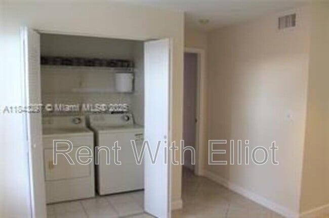 Photo - 2926 S University Dr