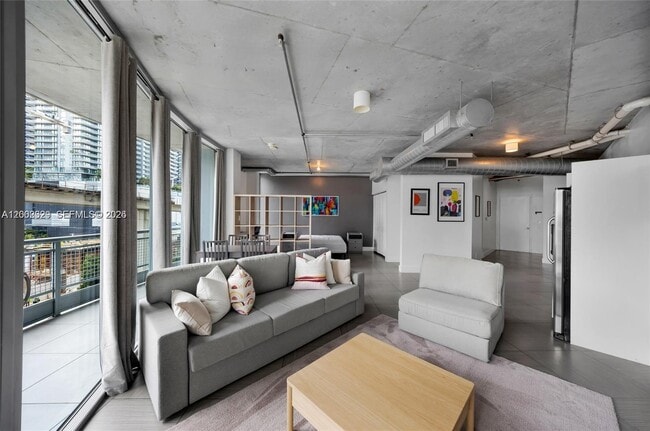 Photo - 690 SW 1st Ct Unit 702