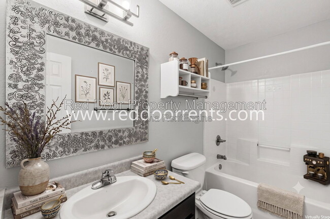 597 Woodfield Cir