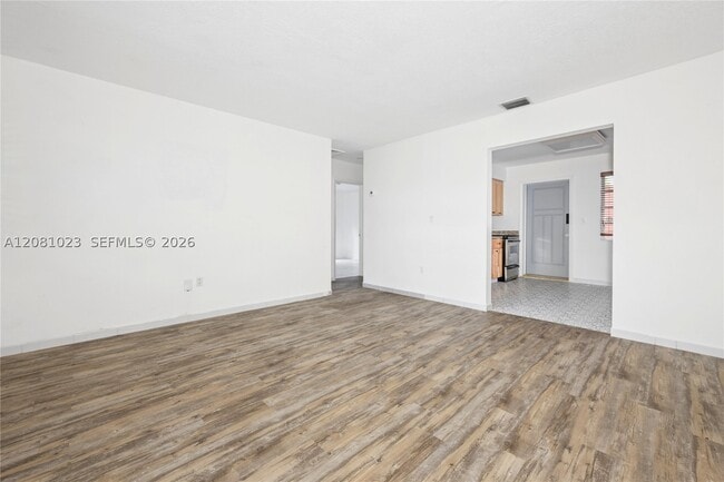 2928 Louise St Unit 30
