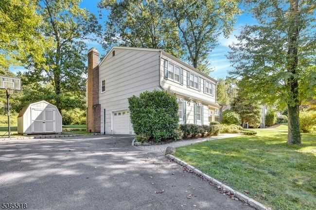 Photo - 42 Stonewyck Rd