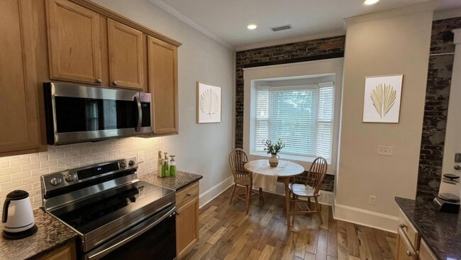 Photo - 703 N 4th St Unit 3