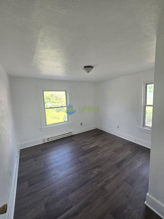 Photo - 641 Linden Ave Unit Apartment B