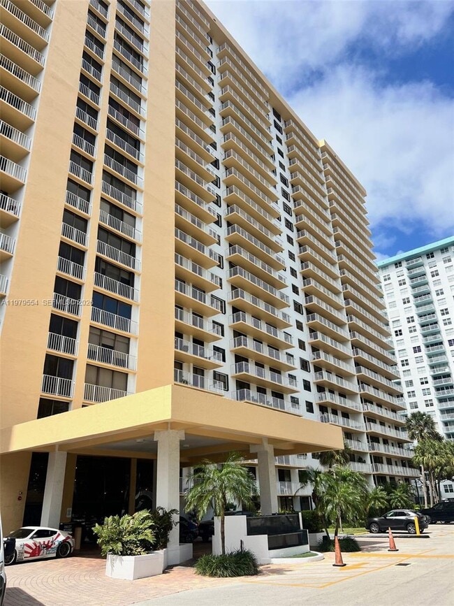 Building Photo - 290 174th St Unit 1611